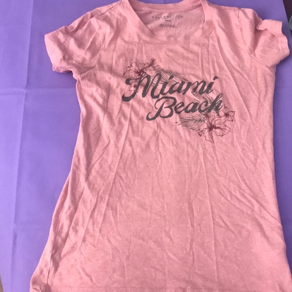 “Miami Beach” graphic tee - Picture 1 of 1